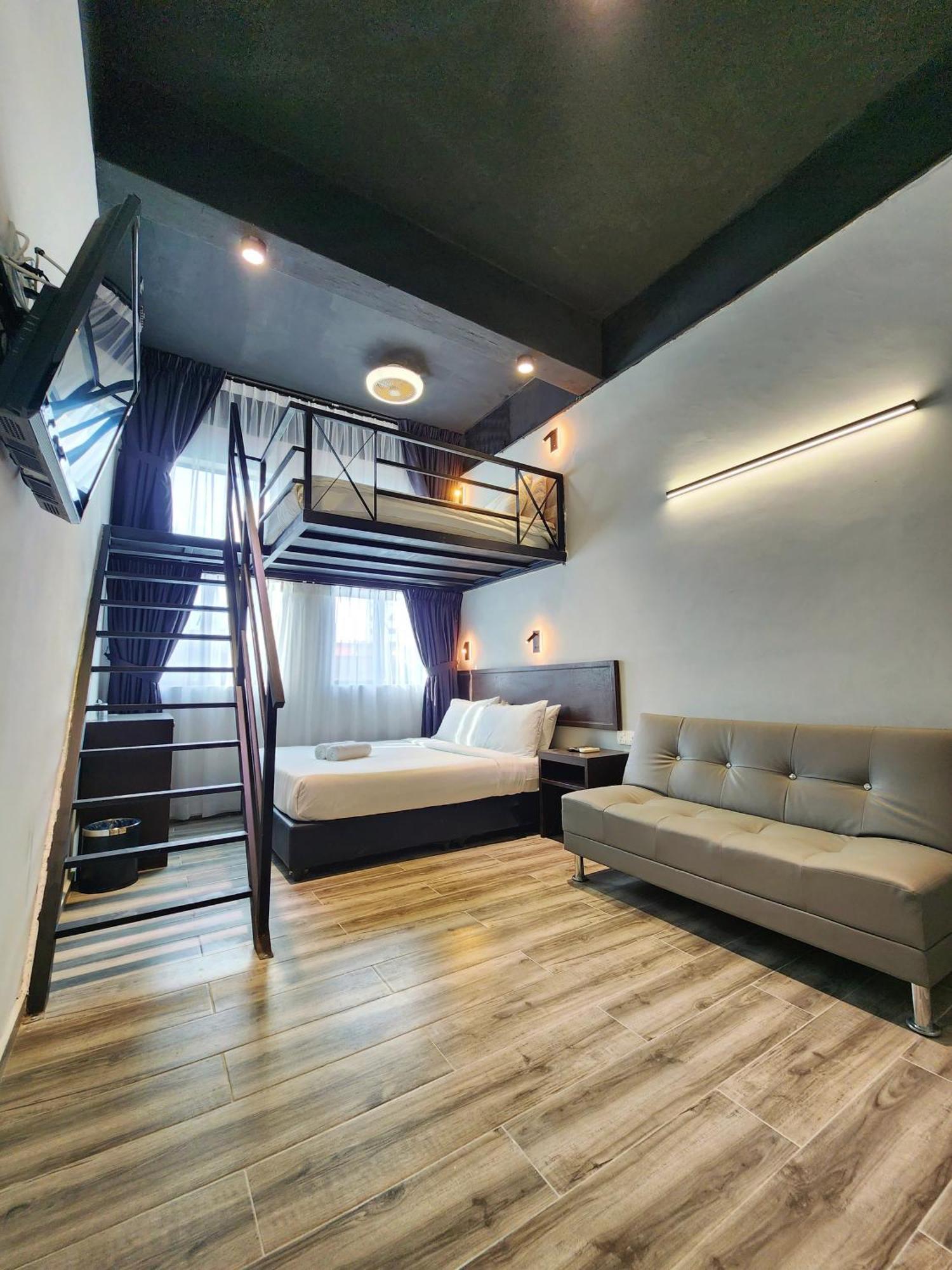 By Sky Hive George Town