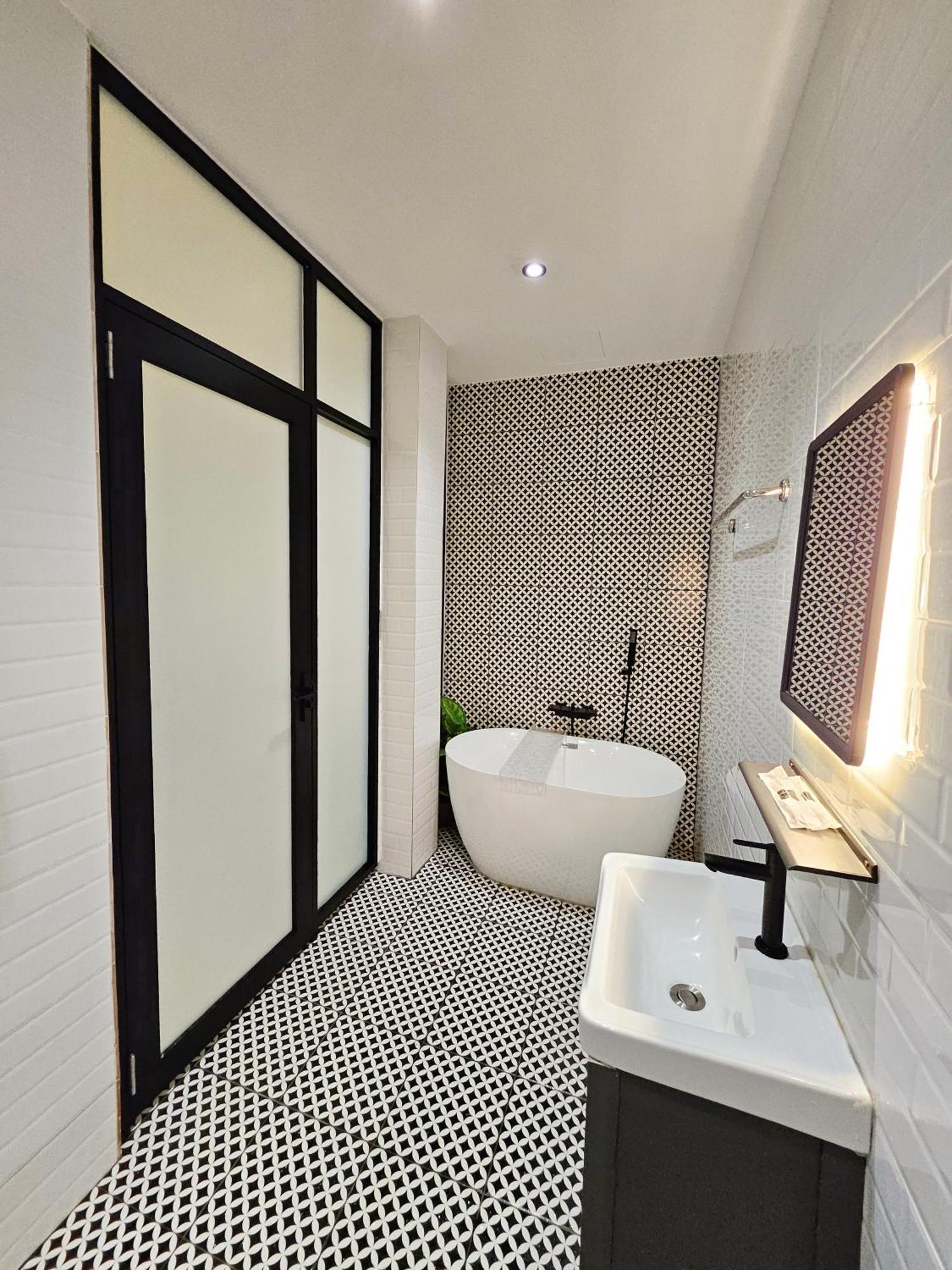 By Sky Hive George Town