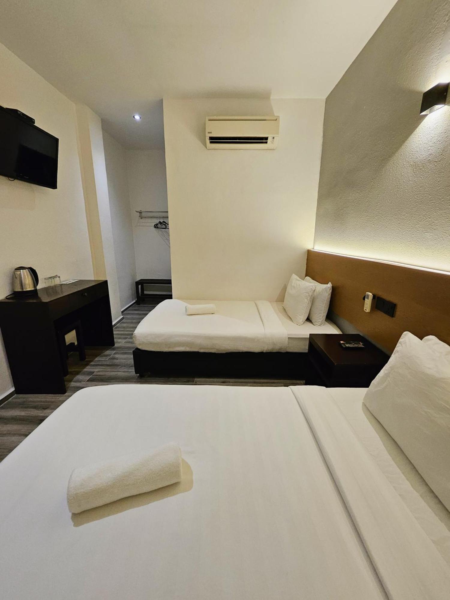 By Sky Hive Penginapan Georgetown
